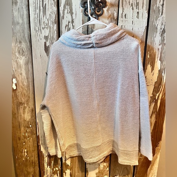 Soft Surroundings Size M Gray Pullover Tunic - Picture 3 of 3